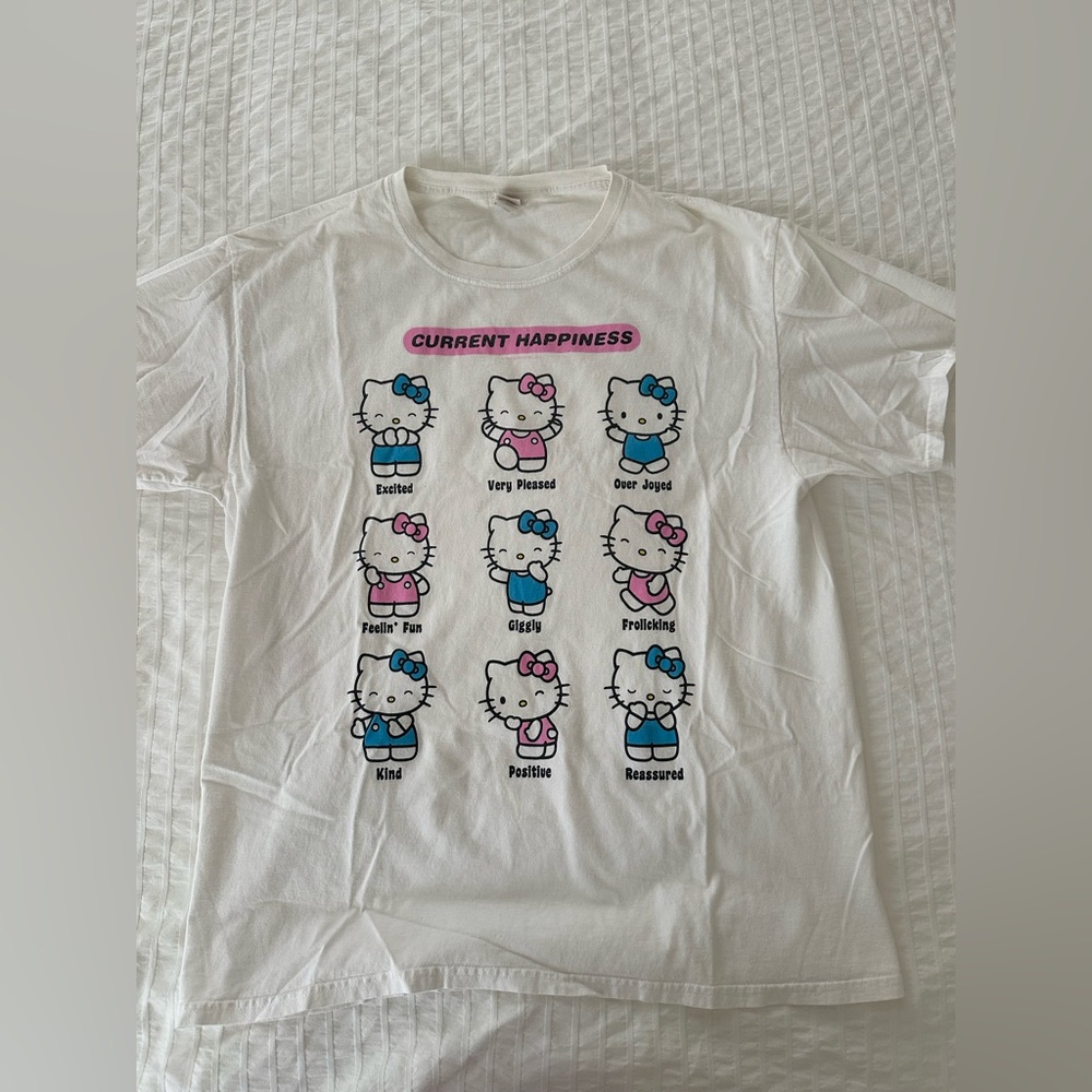 Hello Kitty Tshirt size Large